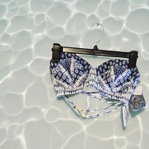 1 NWOT Jessica Simpson Navy and White Bikini Top Size Large